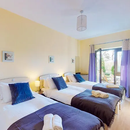 Grove No 8 2 Bed